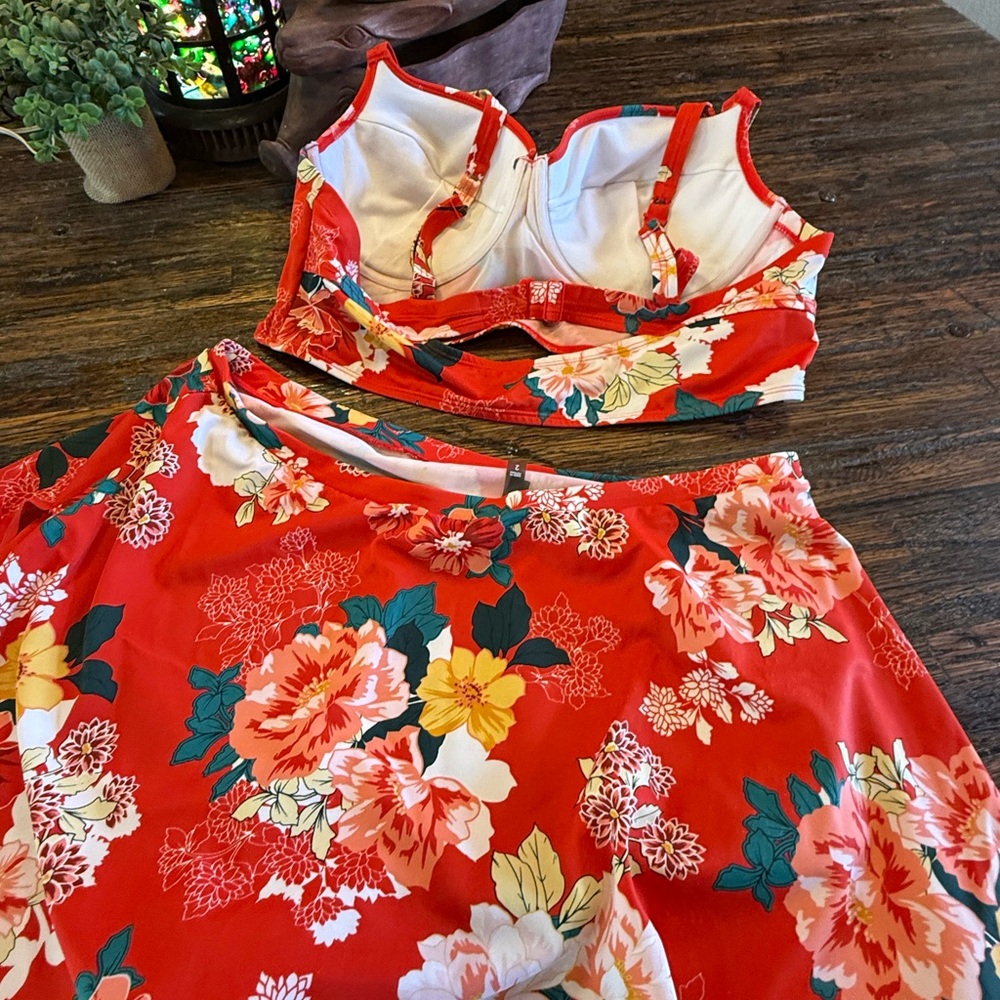 Torrid 2 Floral Tropical Hawaiian Red Two-Piece Swimsuit Set Gorgeous - Picture 16 of 16